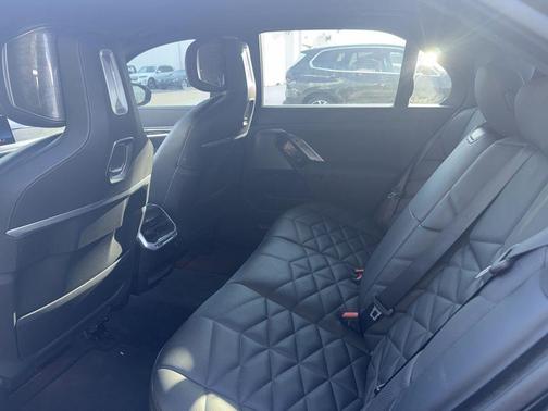 Black Sapphire Metallic 2023 BMW 740 i