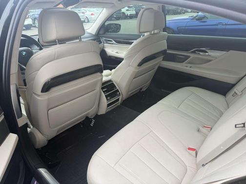 2018 BMW 750 i xDrive