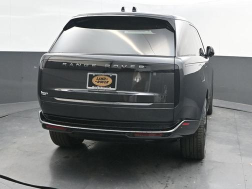 2025 Land Rover Range Rover P400 SE