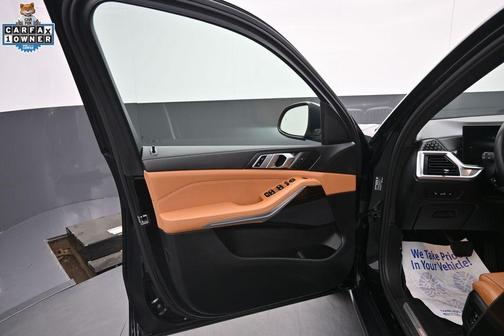 Black Sapphire Metallic 2025 BMW X5 xDrive40i