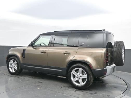 2021 Land Rover Defender 110 SE
