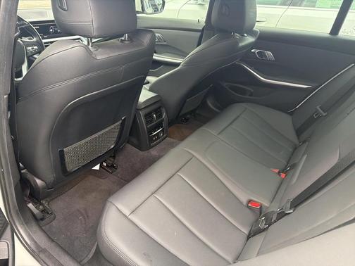 2019 BMW 330 i xDrive