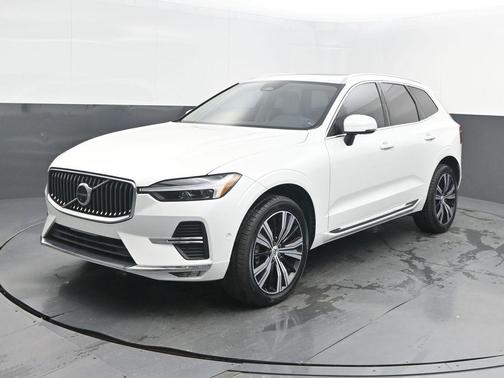 2023 Volvo XC60 B5 Plus Bright Theme