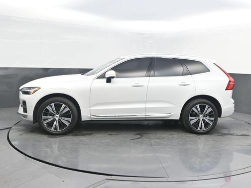 2023 Volvo XC60 B5 Plus Bright Theme