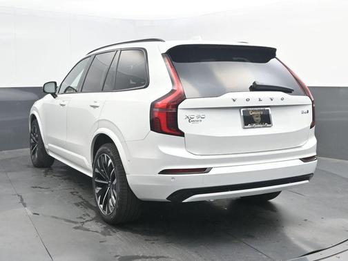 Crystal White Pearl 2026 Volvo XC90 B6 Ultra Dark Theme 6-Seater