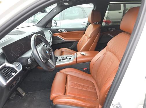 Alpine White 2023 BMW X7 xDrive40i