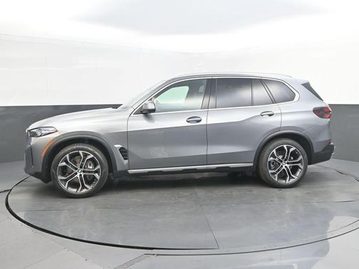 Gray Metallic 2026 BMW X5 xDrive40i