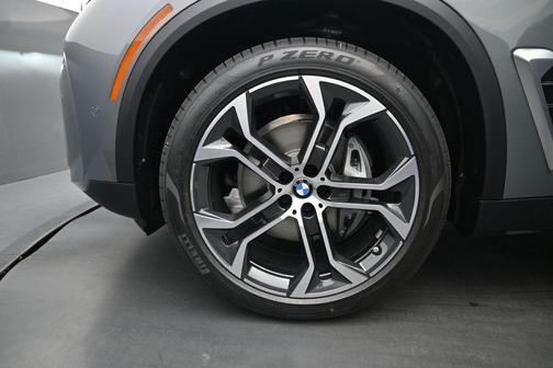 Gray Metallic 2026 BMW X5 xDrive40i