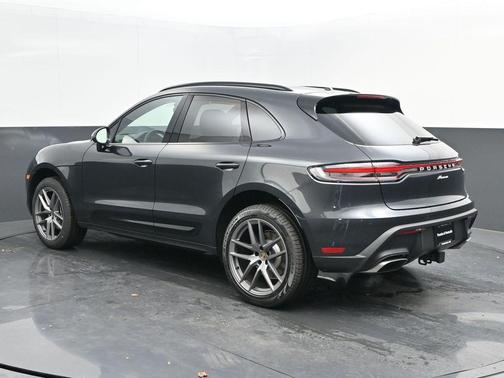 2025 Porsche Macan 
