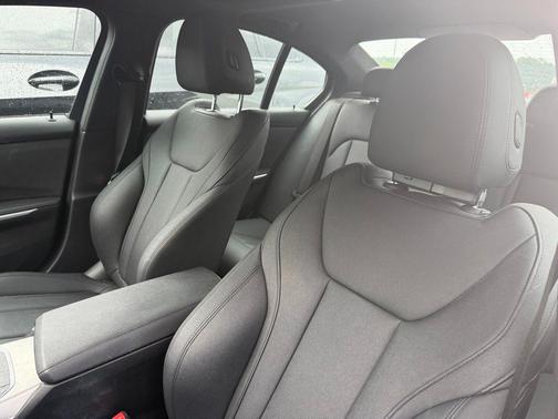 Black Sapphire Metallic 2020 BMW 330 i