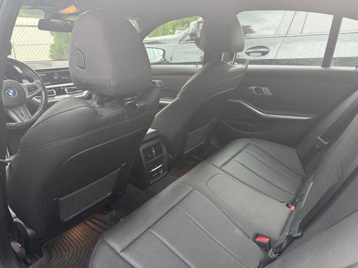 Black Sapphire Metallic 2020 BMW 330 i