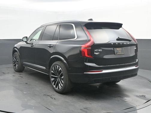 Onyx Black Metallic 2026 Volvo XC90 Plug-In Hybrid T8 Ultra 6-Seater