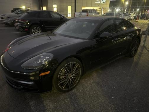 2019 Porsche Panamera 