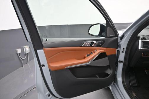 0C4P 2027 BMW X7 xDrive40i