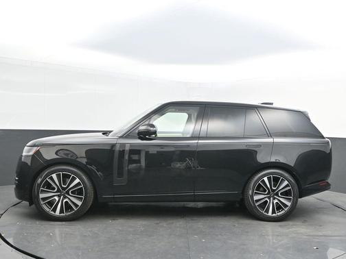2025 Land Rover Range Rover P530 SE