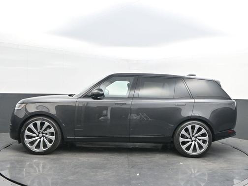 2025 Land Rover Range Rover P400 SE 7 Seat