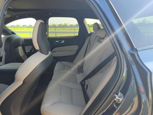 Denim Blue Metallic 2026 Volvo XC60 B5 Plus
