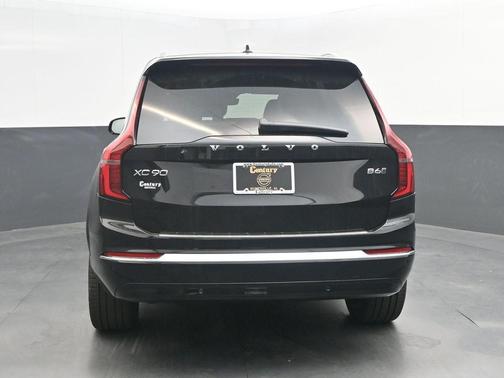 Onyx Black Metallic 2026 Volvo XC90 B6 Plus 7-Seater