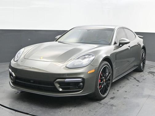 2023 Porsche Panamera GTS