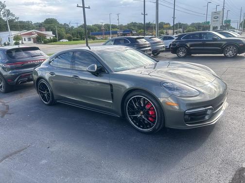 2023 Porsche Panamera GTS