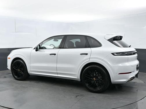 2024 Porsche Cayenne S
