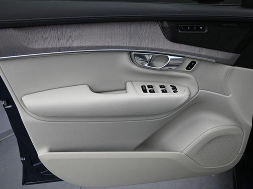 2026 Volvo XC90 B6 Ultra 6-Seater