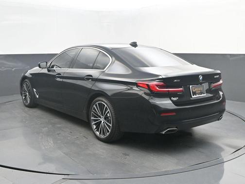Black Sapphire Metallic 2022 BMW 530 i xDrive