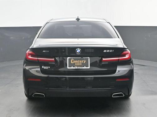 Black Sapphire Metallic 2022 BMW 530 i xDrive