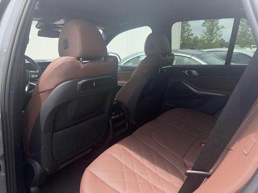 Skyscraper Gray Metallic 2024 BMW X5 xDrive40i