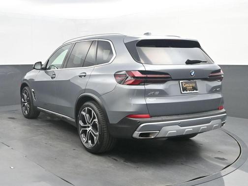 Skyscraper Gray Metallic 2024 BMW X5 xDrive40i