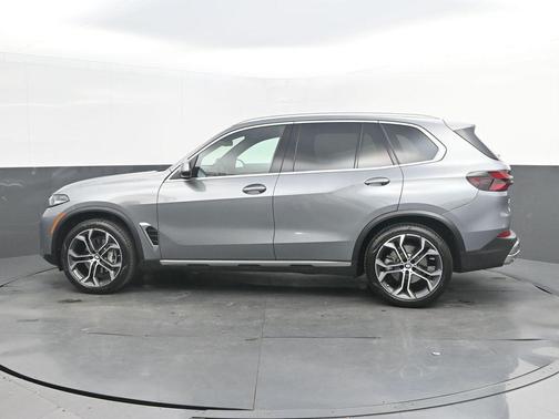 Skyscraper Gray Metallic 2024 BMW X5 xDrive40i
