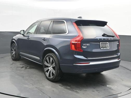 2025 Volvo XC90 Plug-In Hybrid T8 Plus 7-Seater