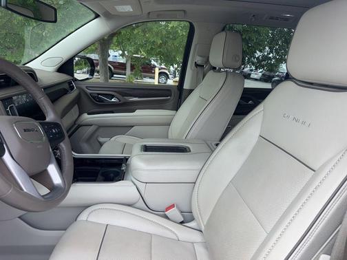 Midnight Blue Metallic 2022 GMC Yukon Denali