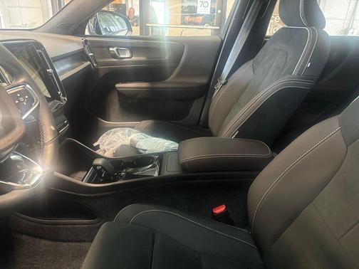 Crystal White Metallic 2023 Volvo C40 Recharge Pure Electric Twin Plus