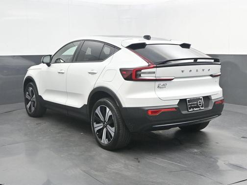 Crystal White Metallic 2023 Volvo C40 Recharge Pure Electric Twin Plus