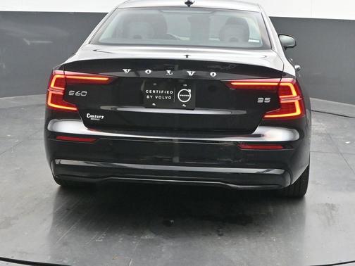 2025 Volvo S60 B5 Plus