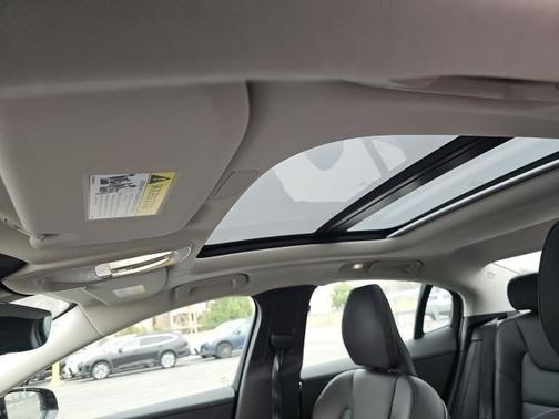2025 Volvo S60 B5 Plus