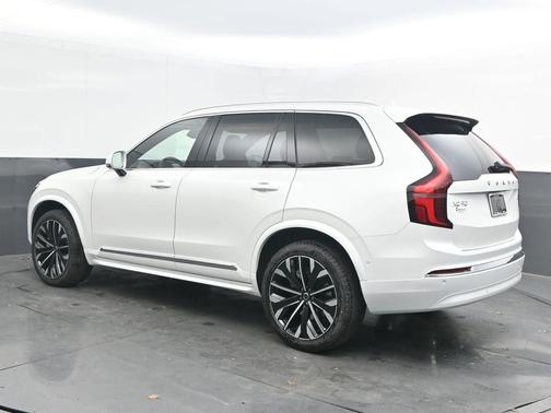 2026 Volvo XC90 B6 Plus 7-Seater