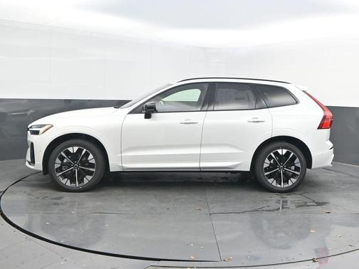 Crystal White 2026 Volvo XC60 B5 Plus