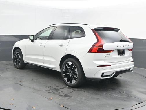 Crystal White 2026 Volvo XC60 B5 Plus