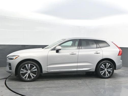 2023 Volvo XC60 B5 Ultimate Bright Theme