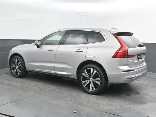 2023 Volvo XC60 B5 Ultimate Bright Theme