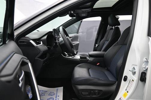 Wind Chill Pearl / Midnight Black Metallic 2023 Toyota RAV4 Hybrid XSE