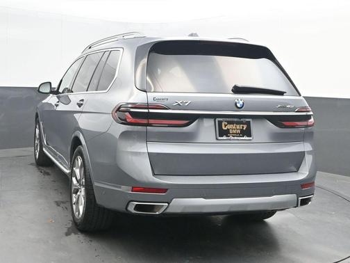 Skyscraper Gray Metallic 2024 BMW X7 xDrive40i
