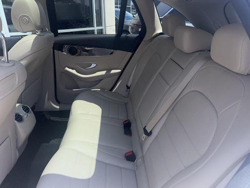 designo Diamond White Metallic 2019 Mercedes-Benz GLC 300 Base 4MATIC
