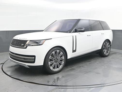 Fuji White 2023 Land Rover Range Rover P400 SE