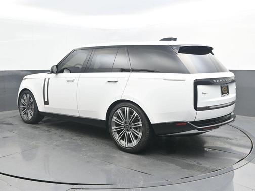 Fuji White 2023 Land Rover Range Rover P400 SE