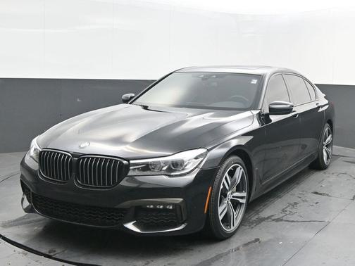2019 BMW 740 i