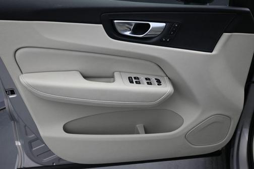 Silver 2024 Volvo XC60 B5 Plus Dark Theme