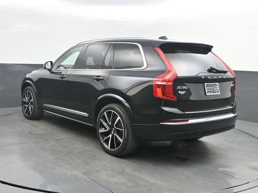 2023 Volvo XC90 B6 Plus 7-Seater